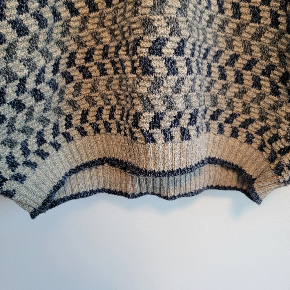 VTG Bill Blass Knitted Soft Sweater Mens Sz LT Grandpacore V-Neck Fisherman EUC